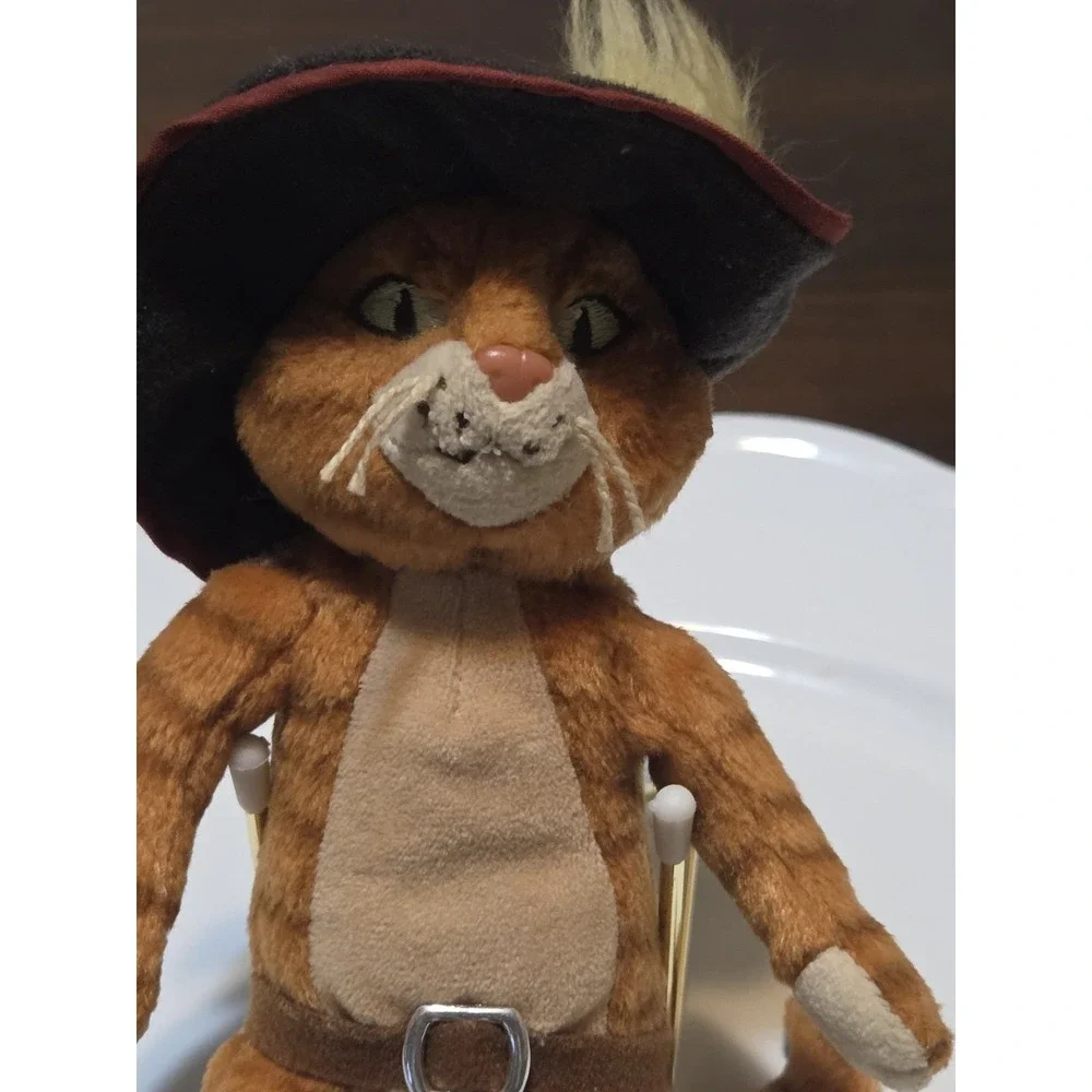 Ty Beanie Baby plush toy of the character Puss in Boots, 2007 Shrek Movie Disney